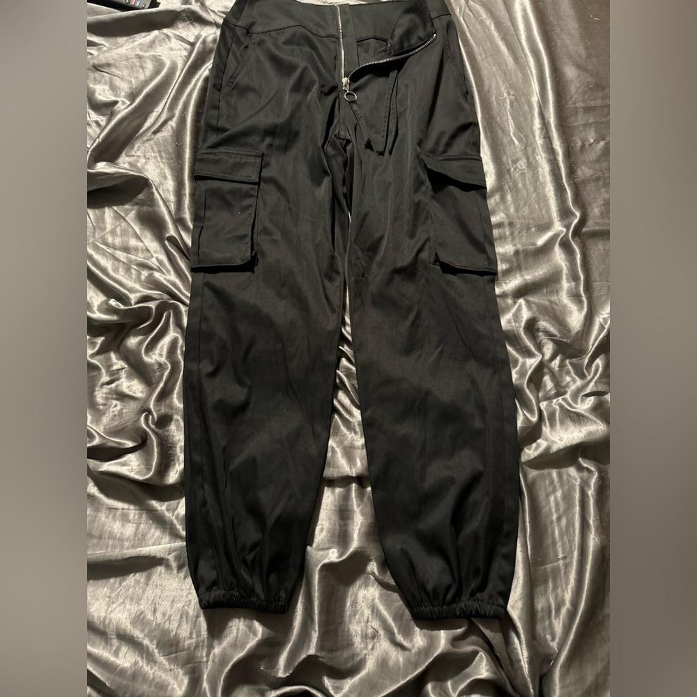 Black, cargo pants size 00 brand wild fable